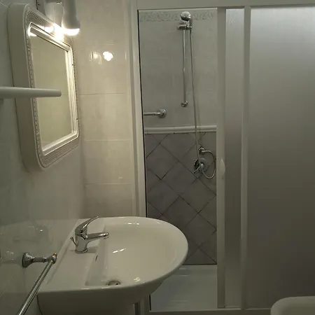 Luce לינה וארוחת בוקר 3*